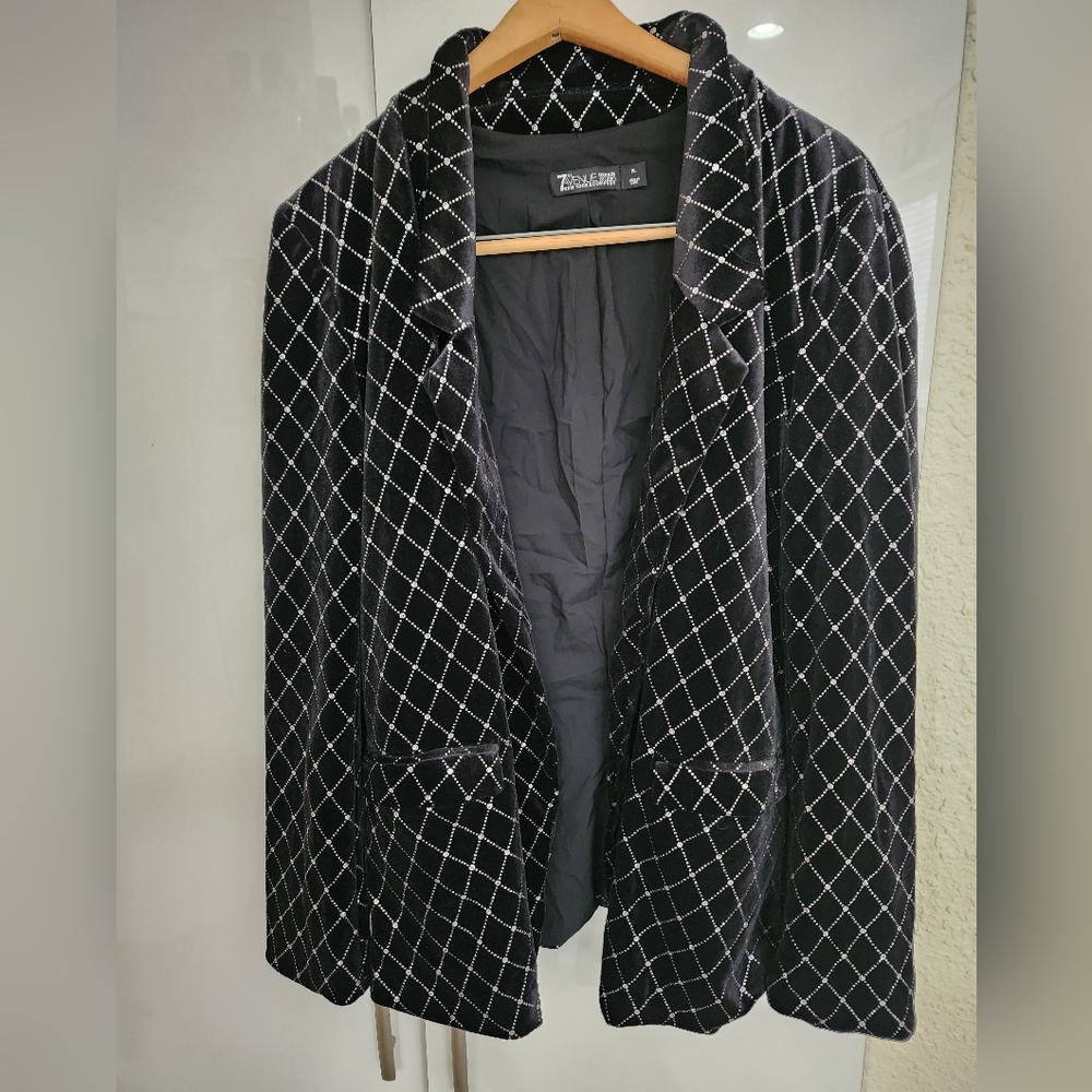 3 piece matching blazer, pants & sleeveless black velvet halter. Jacket XL